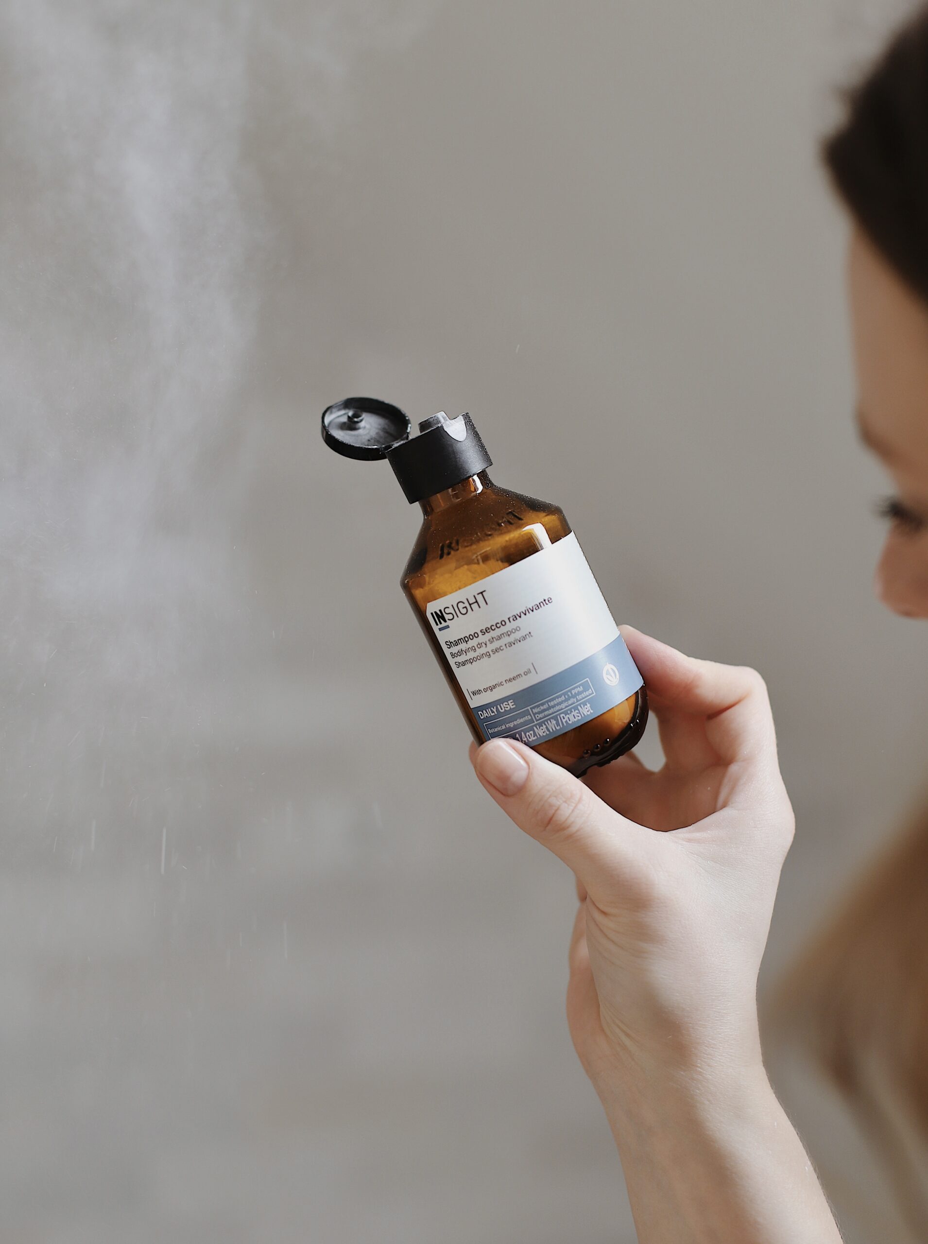 Naturalny suchy szampon do włosów zwiększający objętość INSIGHT Daily Use 40g