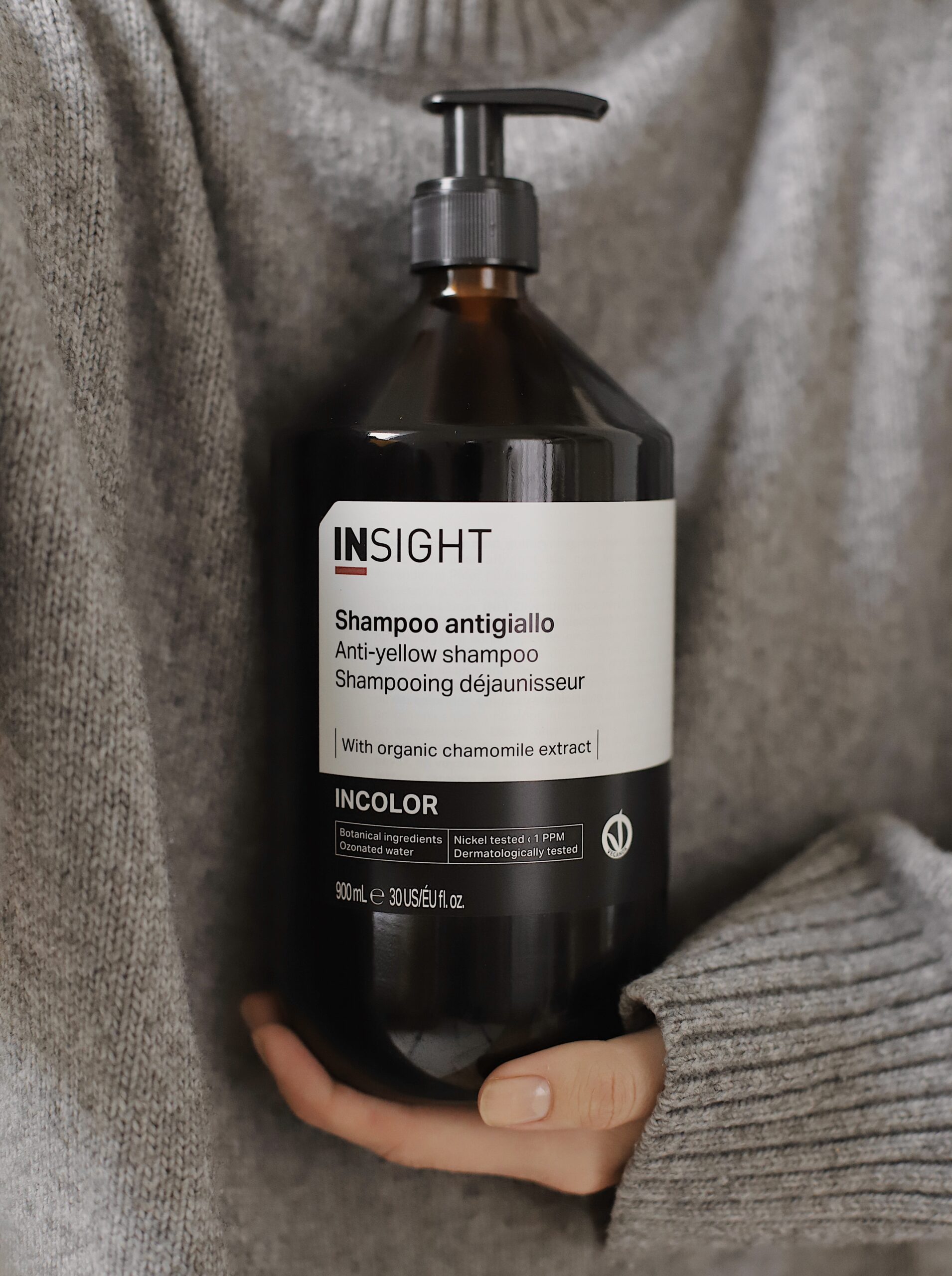 Szampon niwelujący żółte odcienie 900ml INSIGHT