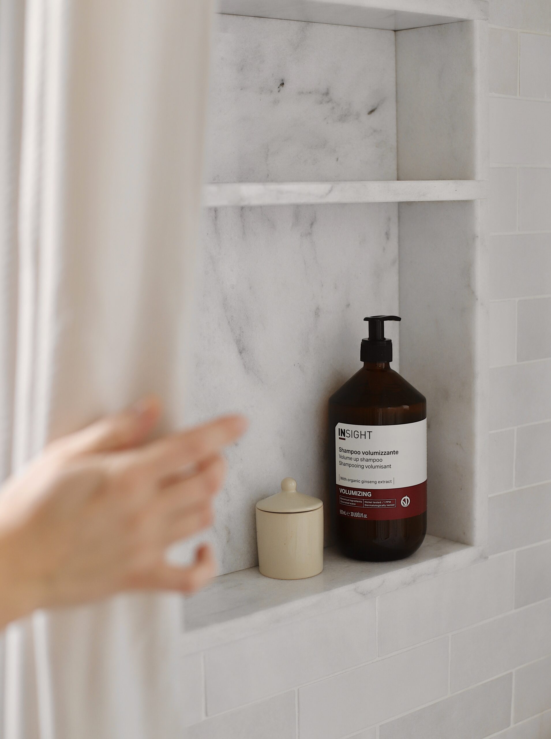 Szampon dodający objętości Volumizing 900ml INSIGHT